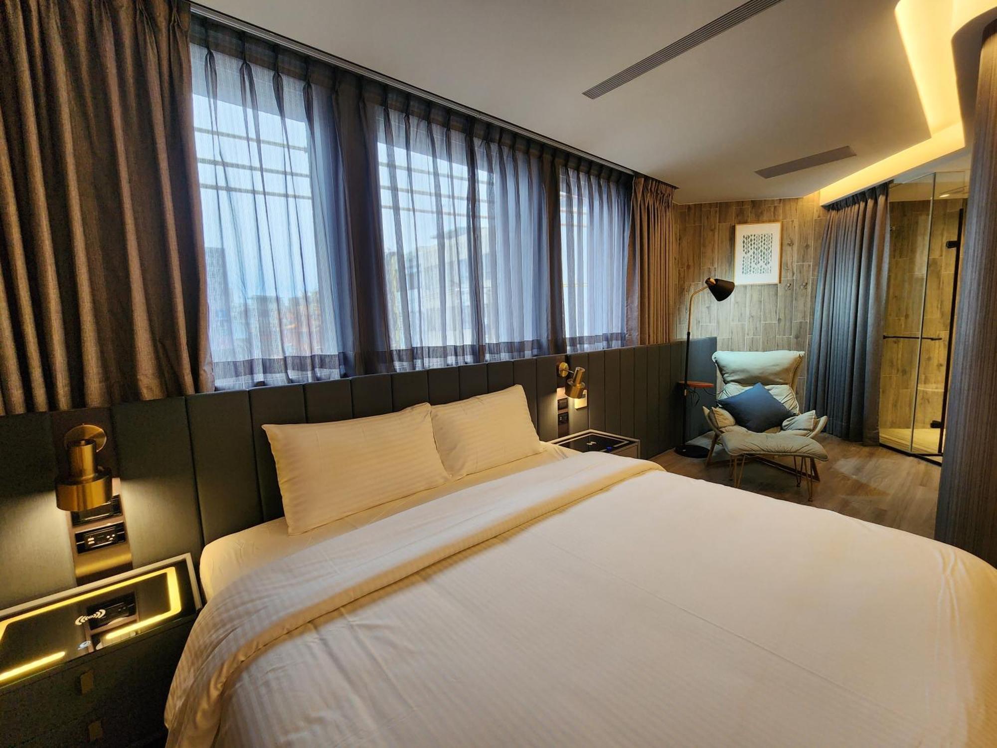 Hualien Pink Corner Hotel Exterior photo