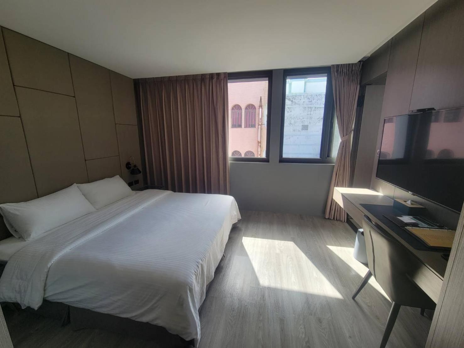 Hualien Pink Corner Hotel Exterior photo